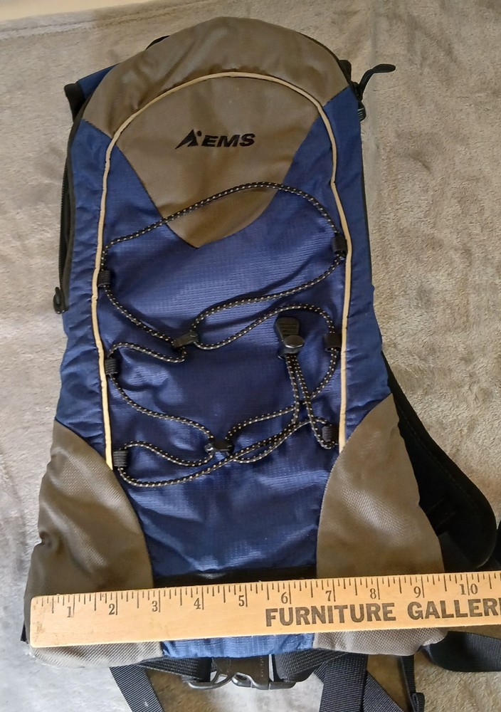 EMS Eastern Mountain Sports Hydration Backpack with 2L Bladder Insulated