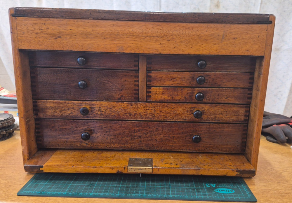 Moore & Wright Engineers Toolmakers Cabinet - 7 Drawers & Top Compartment & key