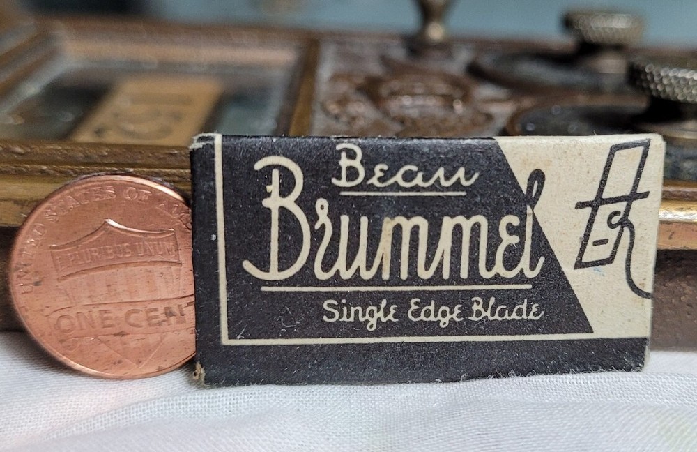 Vintage Unopened Package Beau Brummel Razor Blades