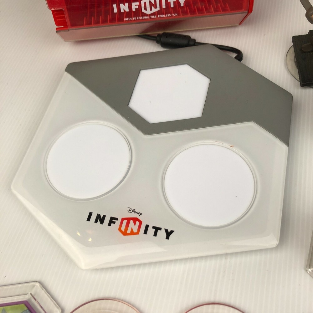 Disney Infinity Bundle (Portal Base, Figures, Plates + Storage Case)