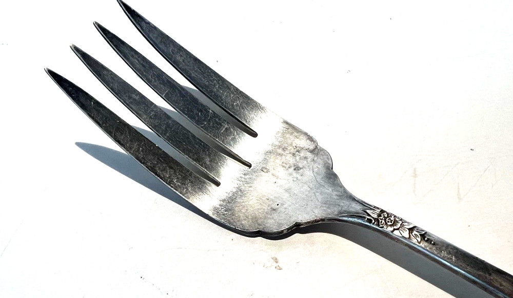 Prestige 4 Star Silver Plate Floral DISTINCTION Pattern Serving Fork