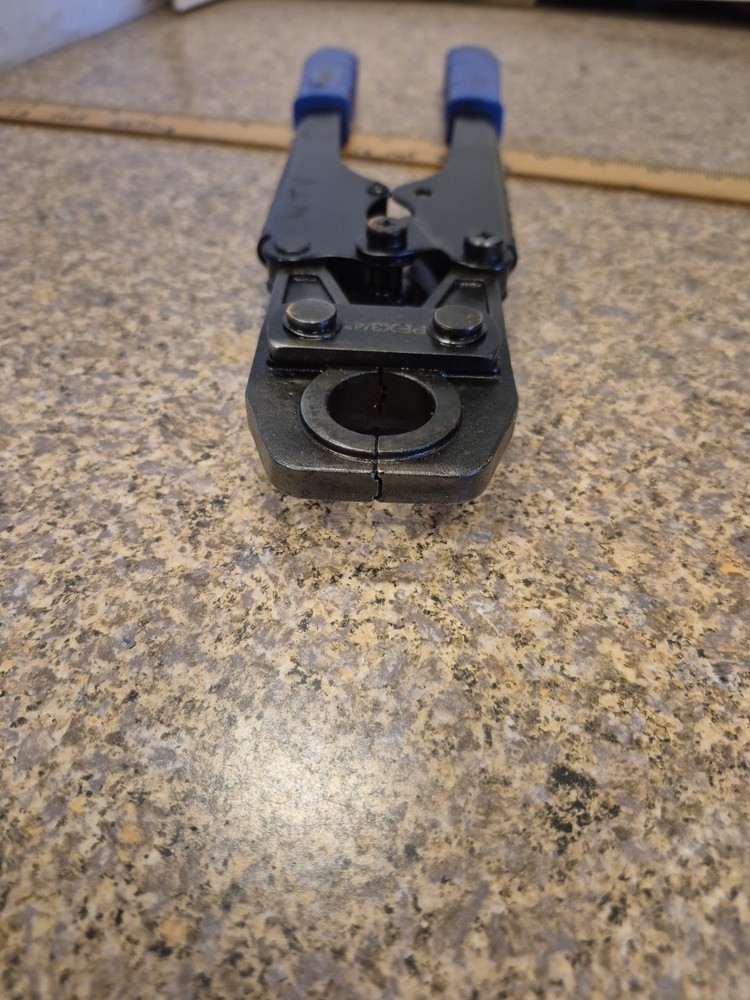 Watts 3/4" Pex Crimp Tool