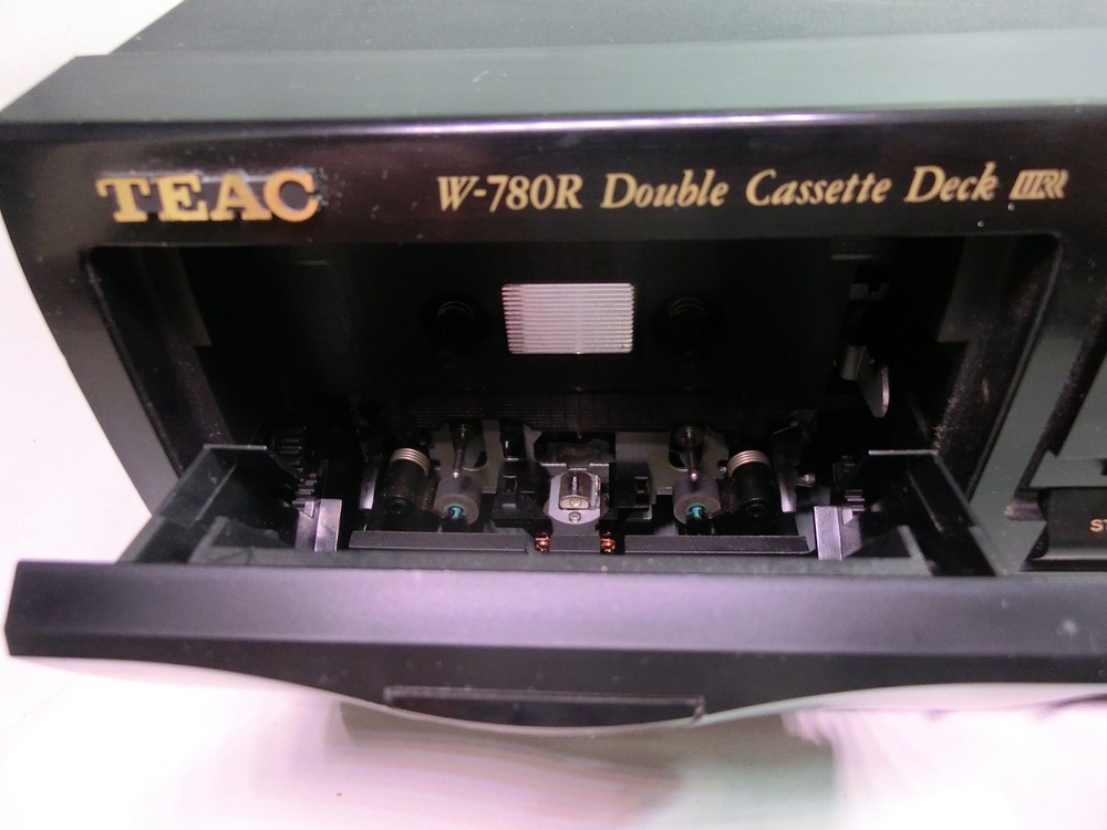 TEAC W-780R double cassette deck