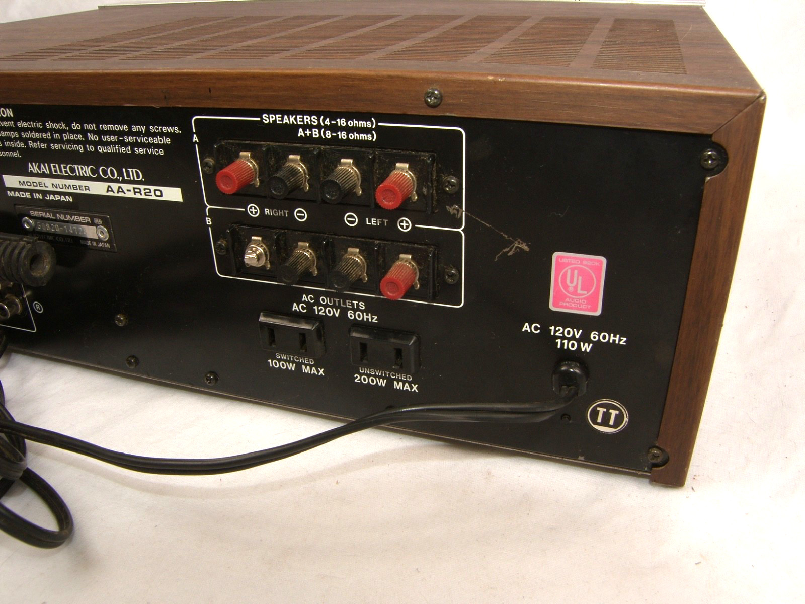 Akai AA-R20 AM/FM Stereo Receiver 26 Watts (Circa 1980) Silver Face Works Tested