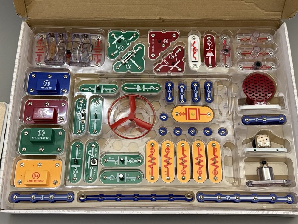 Snap Circuits Classic SC-300 Electronics Exploration Kit, Elenco