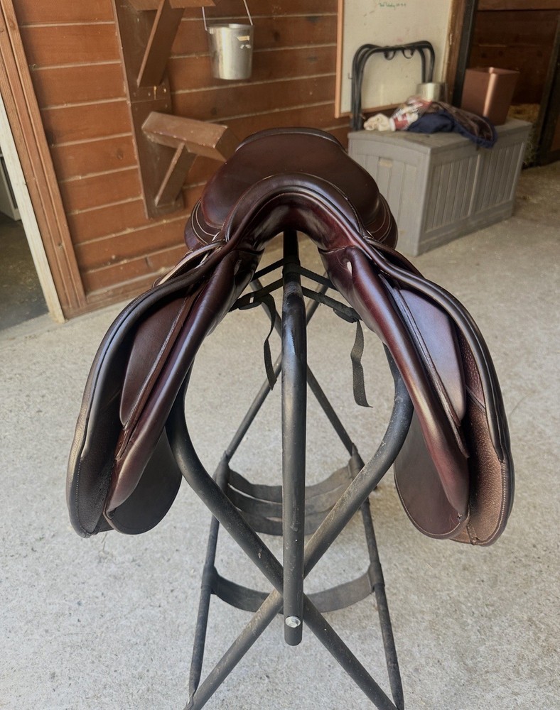 CWD SE29 17.5” 3C (Medium Tree) Close Contact Jump Saddle – 2016