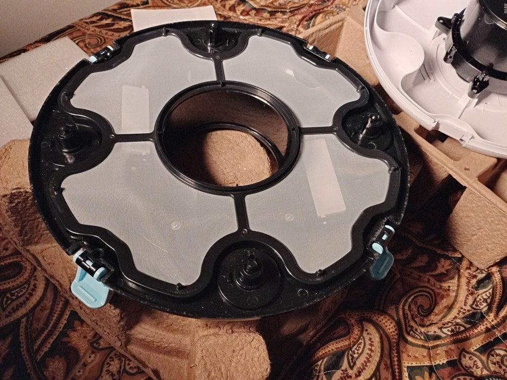 POOLMR Robotic Pool CLEANER