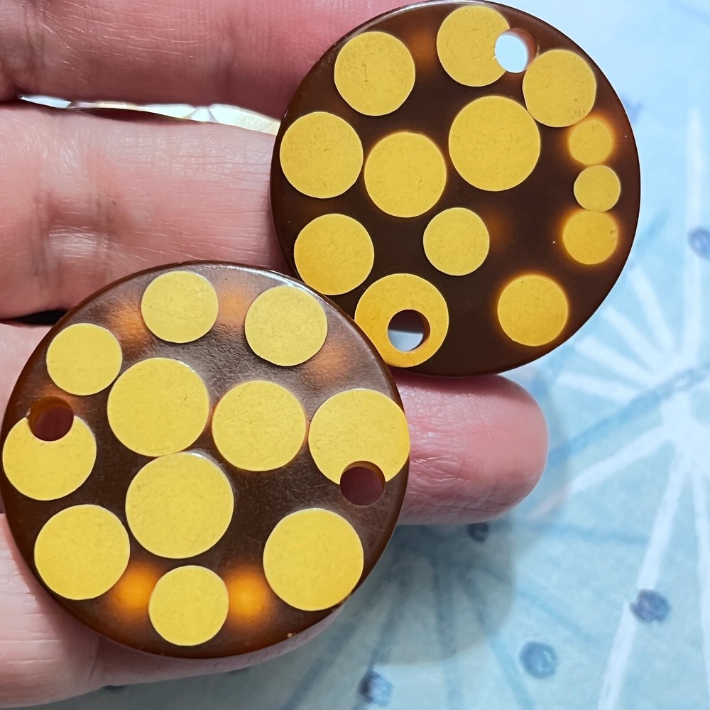 One Vintage Random Dot Bakelite Discs, Injected Bakelite Dot Disc