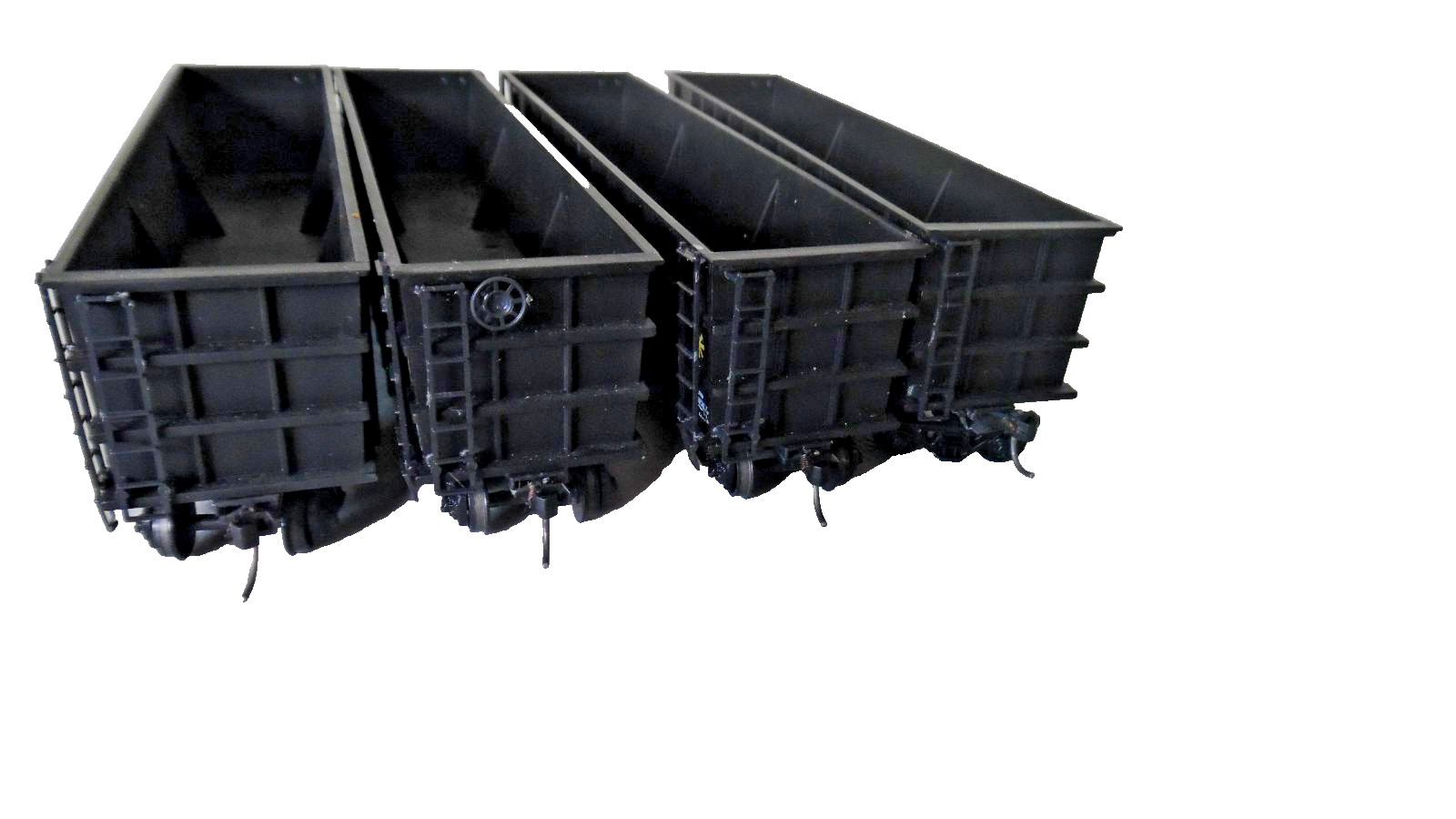 Norx 4 Car Hopper Set 7" long w/Kadee Couplers -Used -