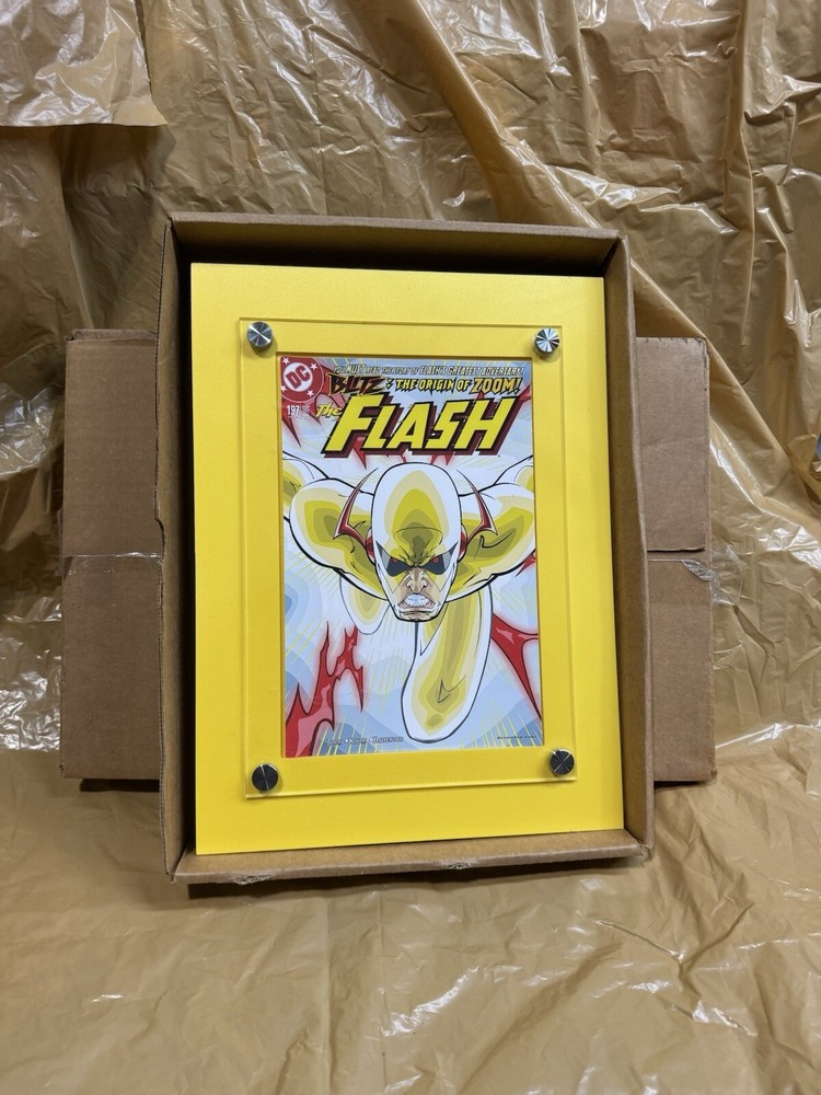 Acrylic Comic Book Holder