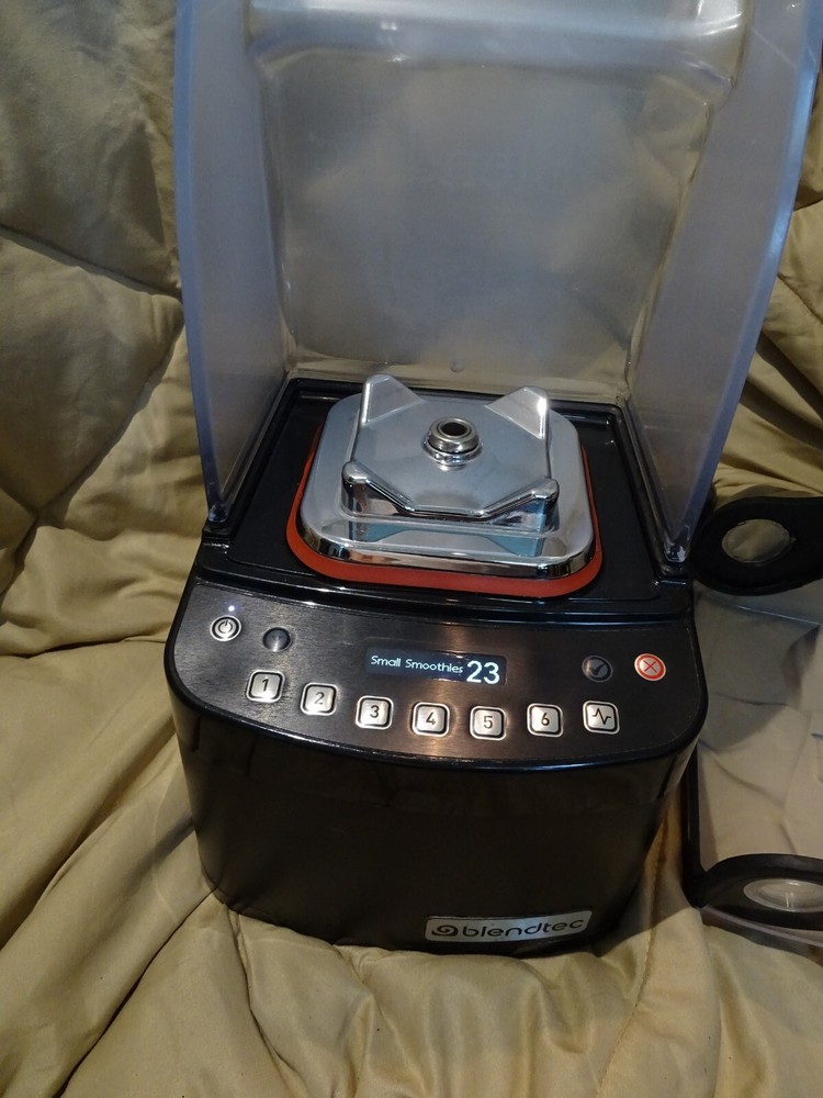 Blendtec Stealth 885 Black CQB1 Quiet Commercial Blender USB Programable