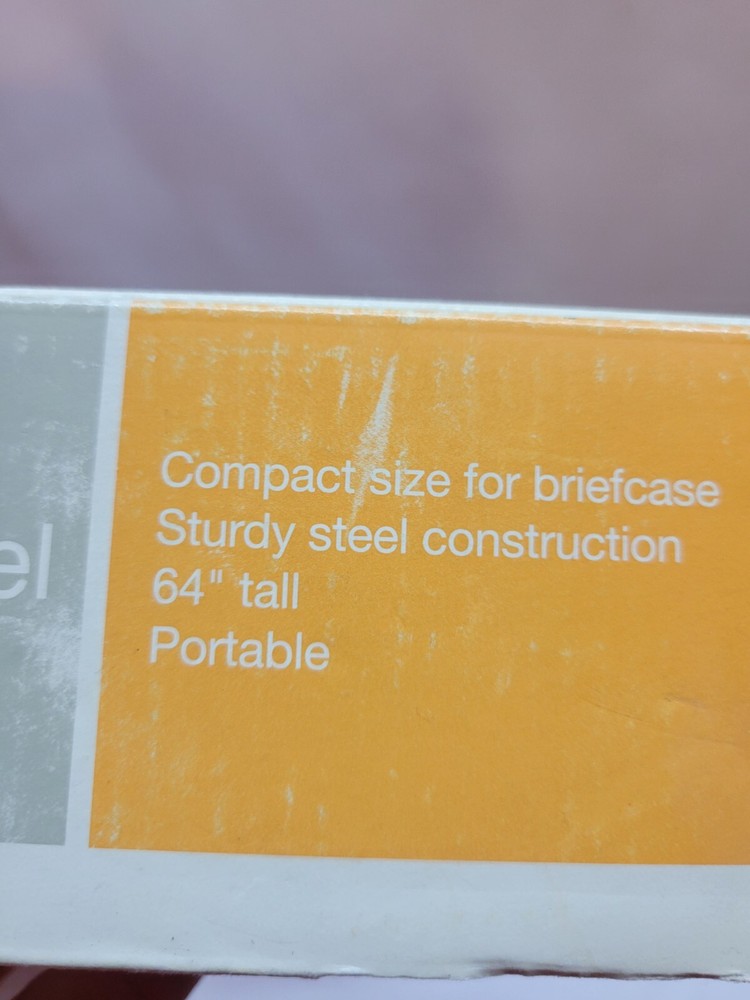 Quartet Instant Display Easel Brief Case Size Presentation Convention Sign Chart