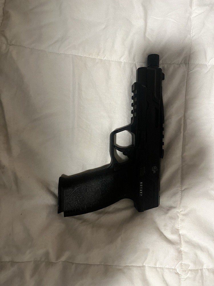 Airsoft AR and Pistol Bundle