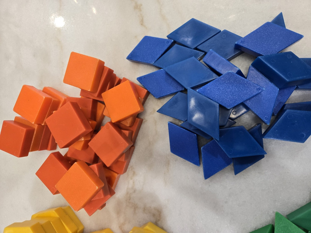 Math Manipulatives Plastic Tangram Pattern Blocks... 229 Pieces!