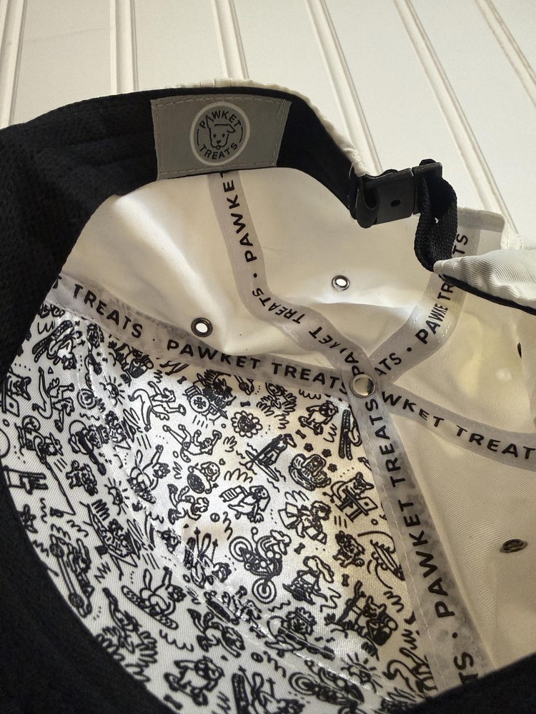 White Baseball Cap with 'I LOVE DOGS' Embossed Patch