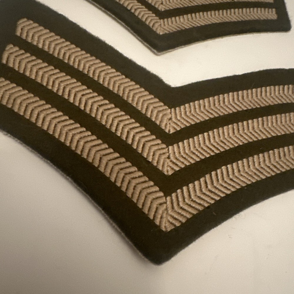 No. 2 Dress Abz. Sergeant, Pair, Guards Division, 3-Angle