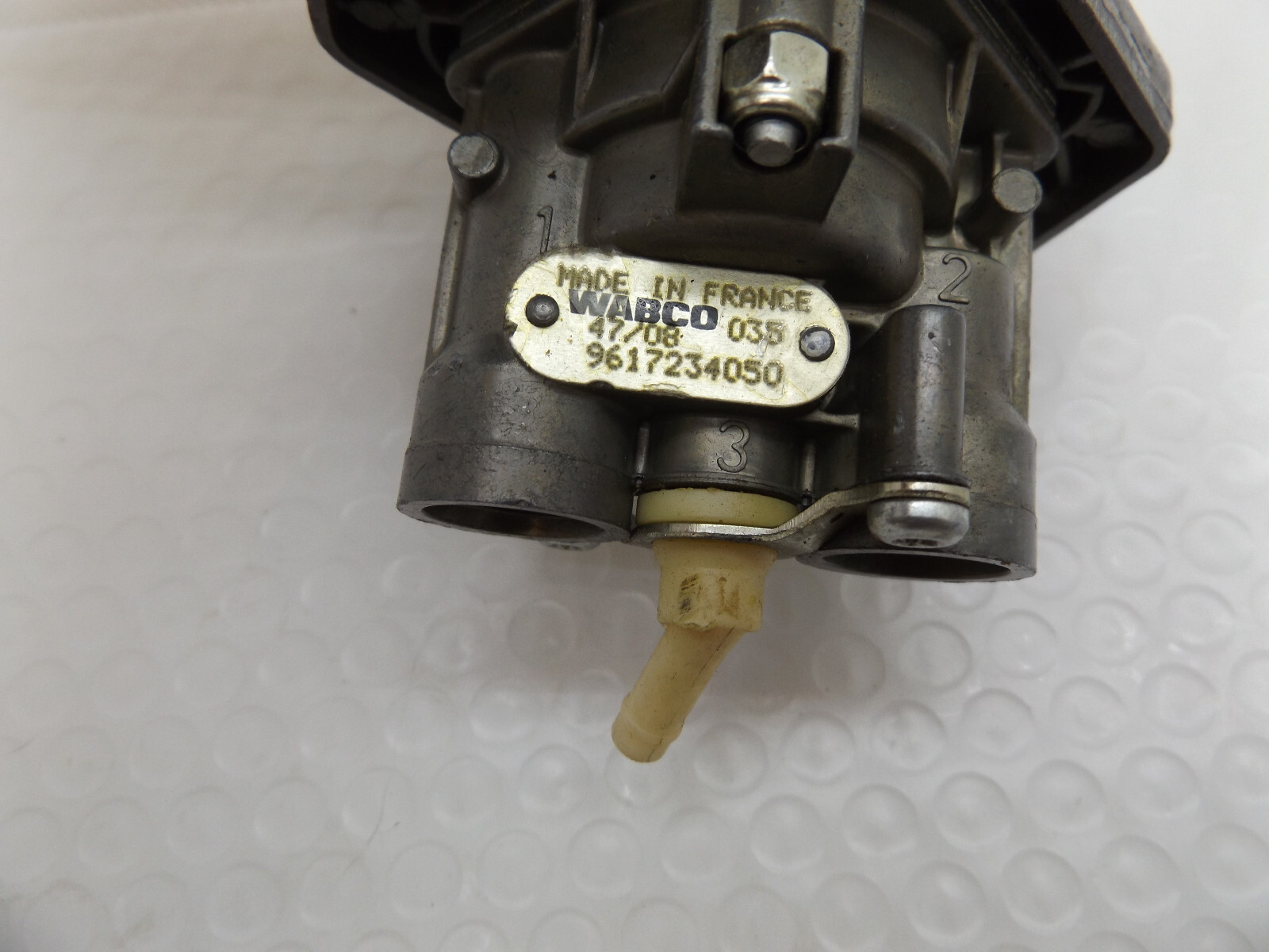 WABCO S961 723 405 HAND BRAKE AIR VALVE CONTROL 9617234050 R0078479 961723405
