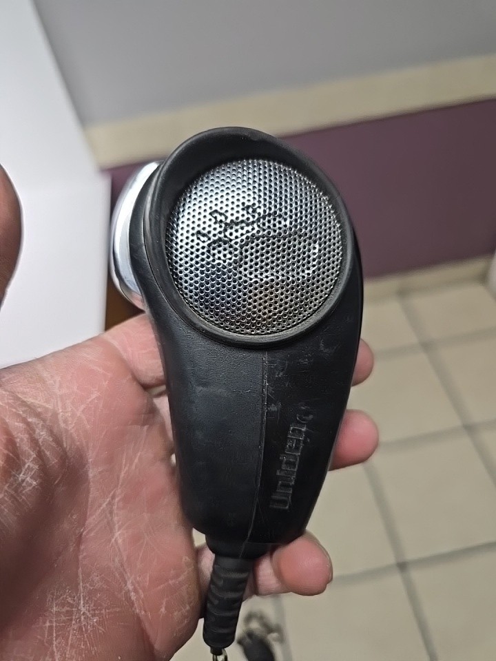 Read Uniden PC68 Elite 40Ch CB with Echo-Variable Output Power-Talkback