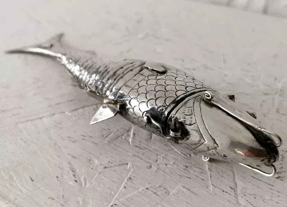 Large Solid Silver Articulated Fish Box - 120g - 19cms.