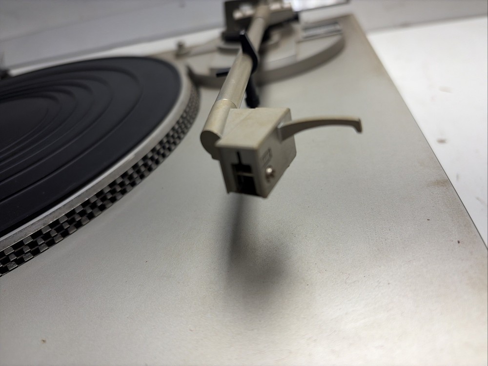 Technics SL-B200 Turntable - Untested. Free Shipping.