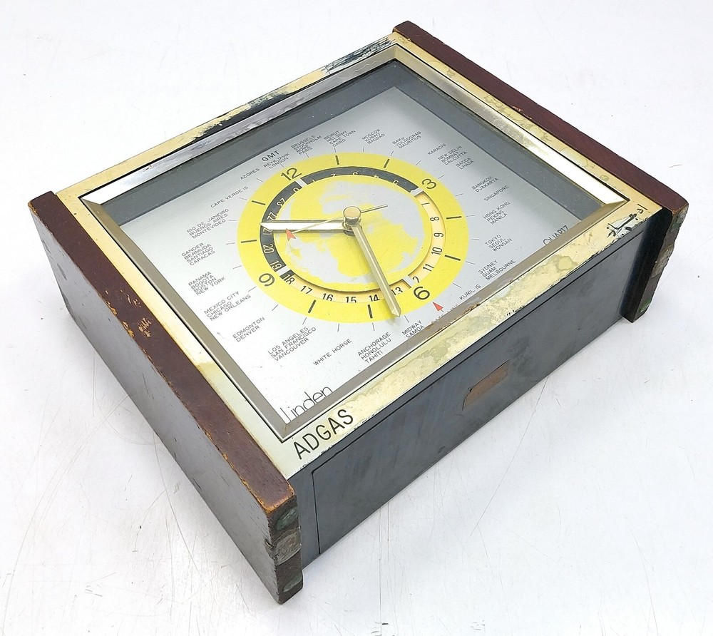 Linden Quartz World Time Clock