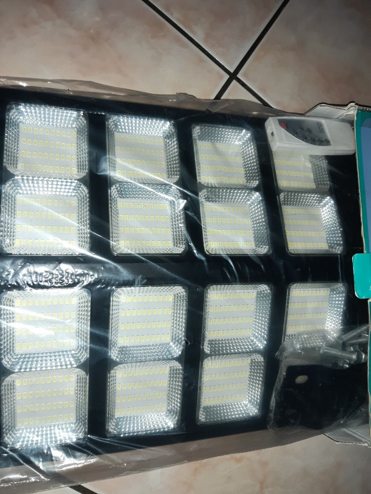 900W Solar LED Lamp