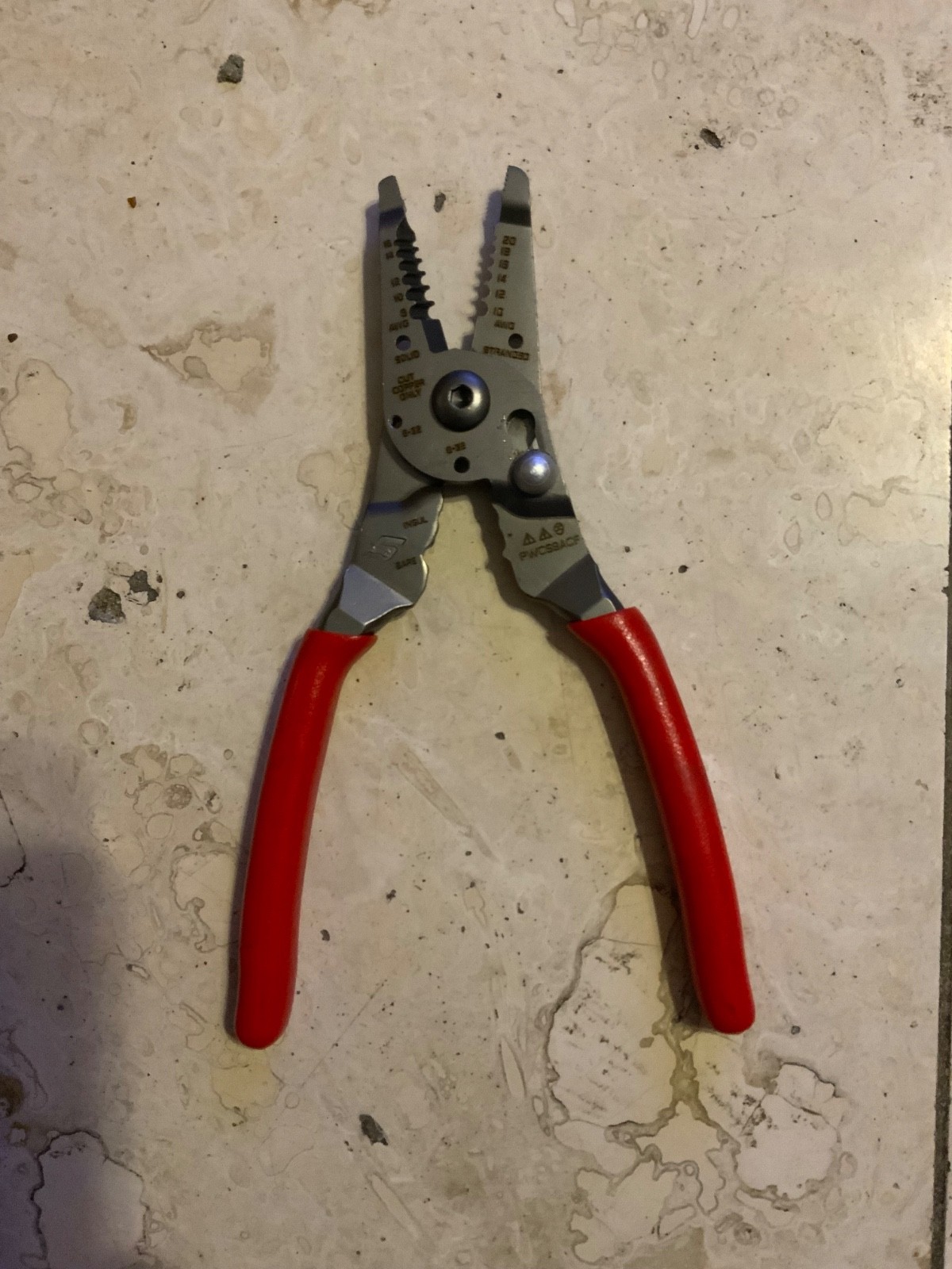 Snap On 9” Wire Stripper/Cutter/Crimper Pliers PWCS9ACF New