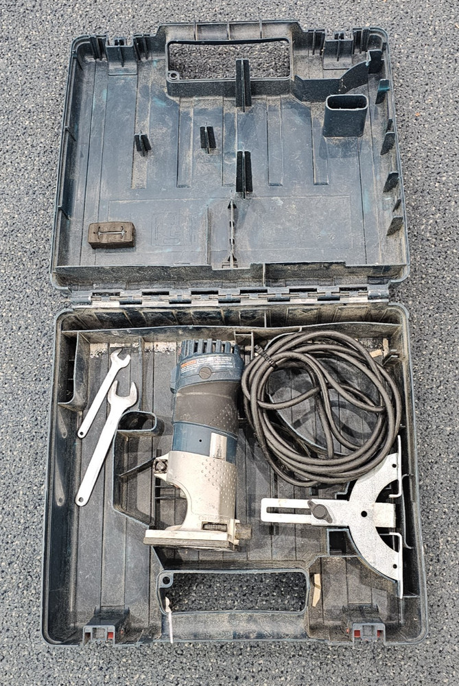 Bosch PR20EVS 1 HP Variable Speed Palm Router Pre-owned w/ Case