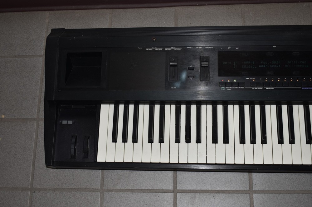 Ensoniq TS-12 Performance / Composition Synthesizer Keyboard -WILL SHIP (MYA93)
