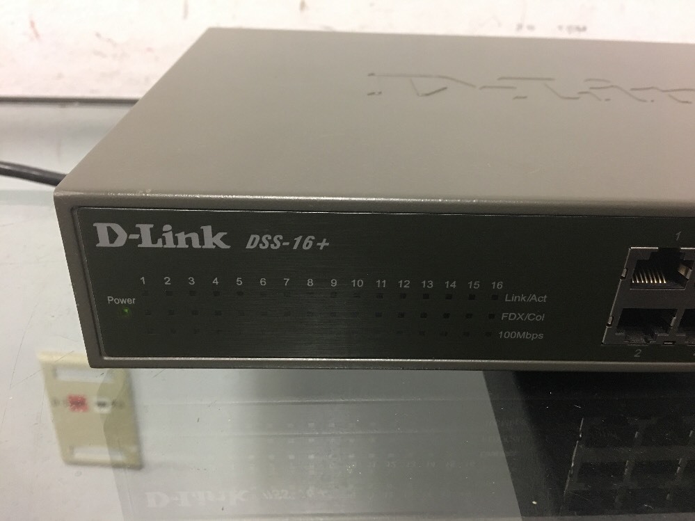 D-Link DSS-16 Express EtherNetwork 16-Port Switch Untested
