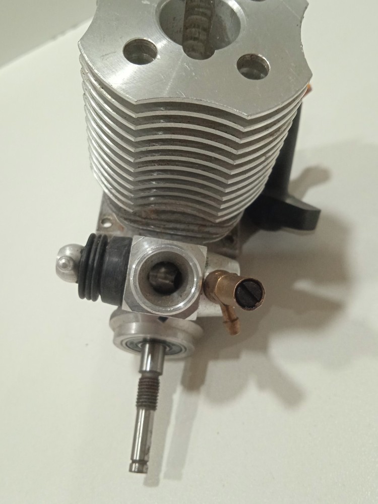Master 3.5 cc RC car nitro engine, model H21SP.