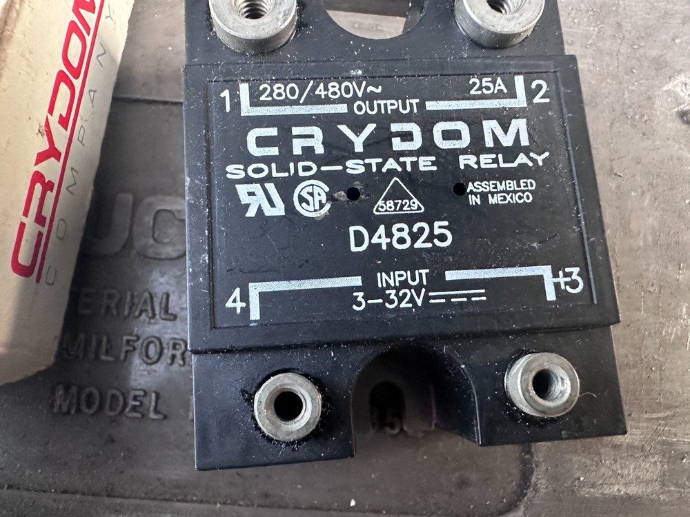 Crydom D4825 Solid State Relay