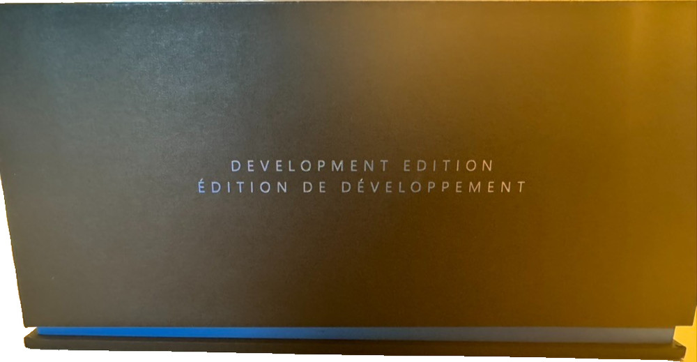 LIGHTLY USE: Microsoft HoloLens 1 Headset- With Box