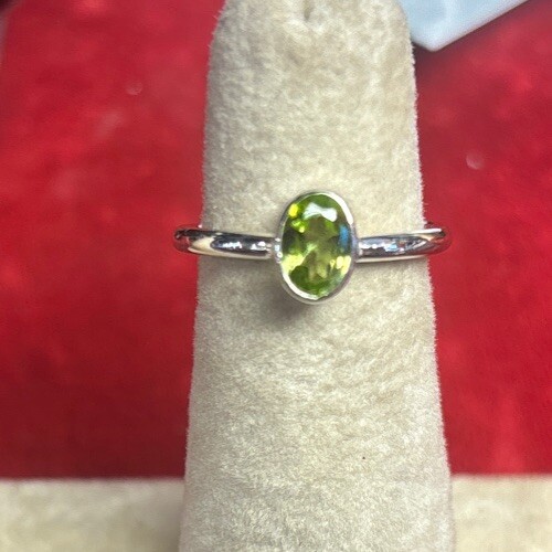 Sterling silver stackable ring size 7 Faceted Peridot