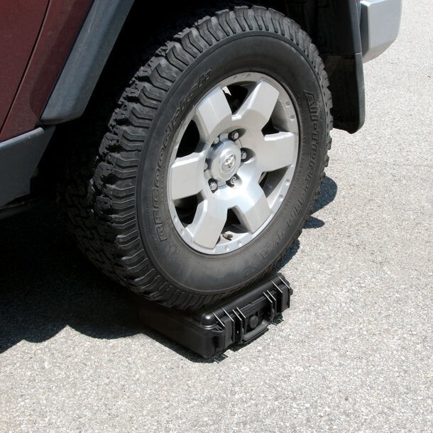 Barska 13.5 inches HD-200 IP 66 Hard Case Edge Seal crushproof Form BH12670