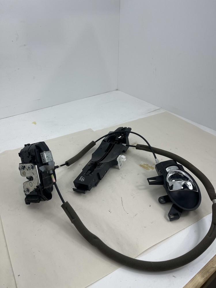 2017 NISSAN NOTE MK2 Door Lock Assembly