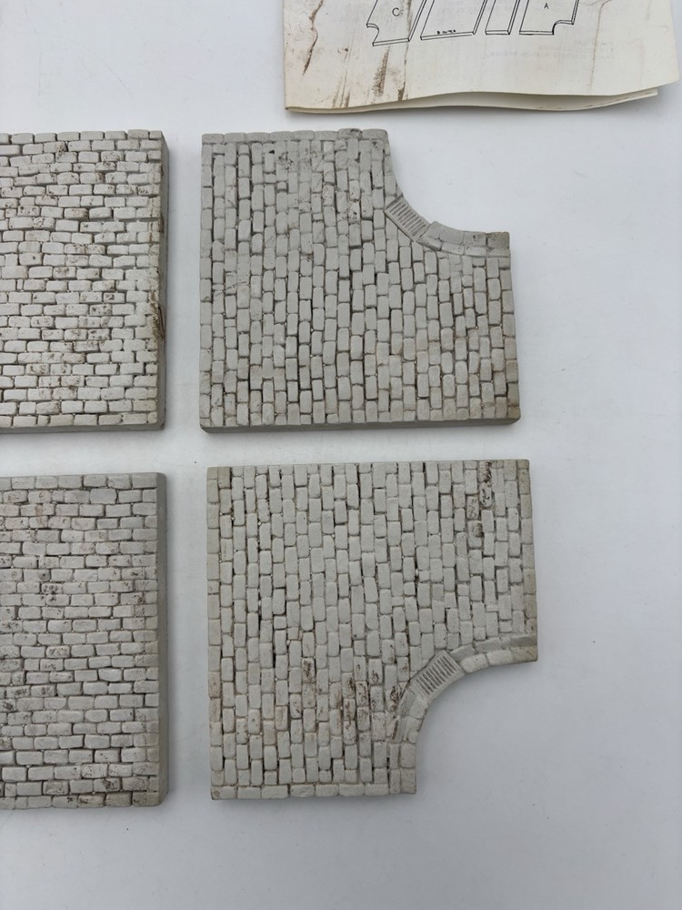 Dutton Cobblestone Intersection Set Double Lane DM40 (NO BOX)