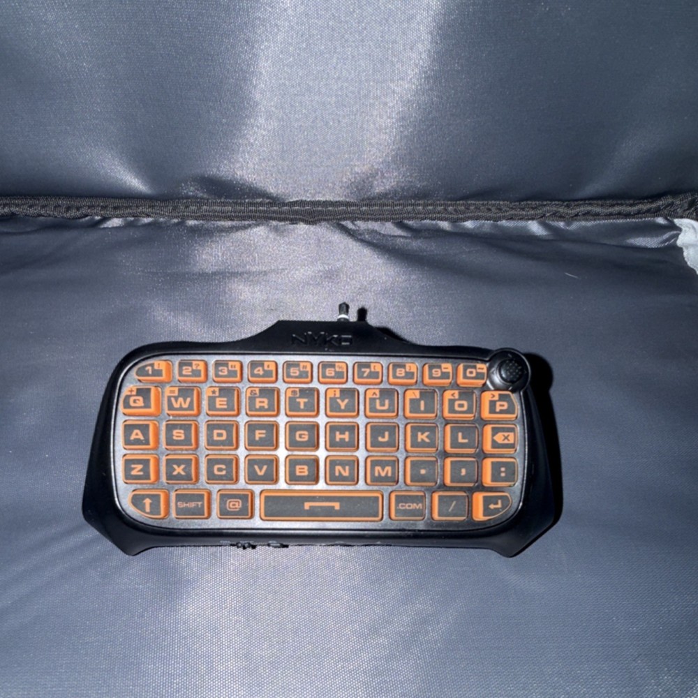 Nyko Gaming Keypad Black Orange Plastic - Type Pad Controller 83272-Z09
