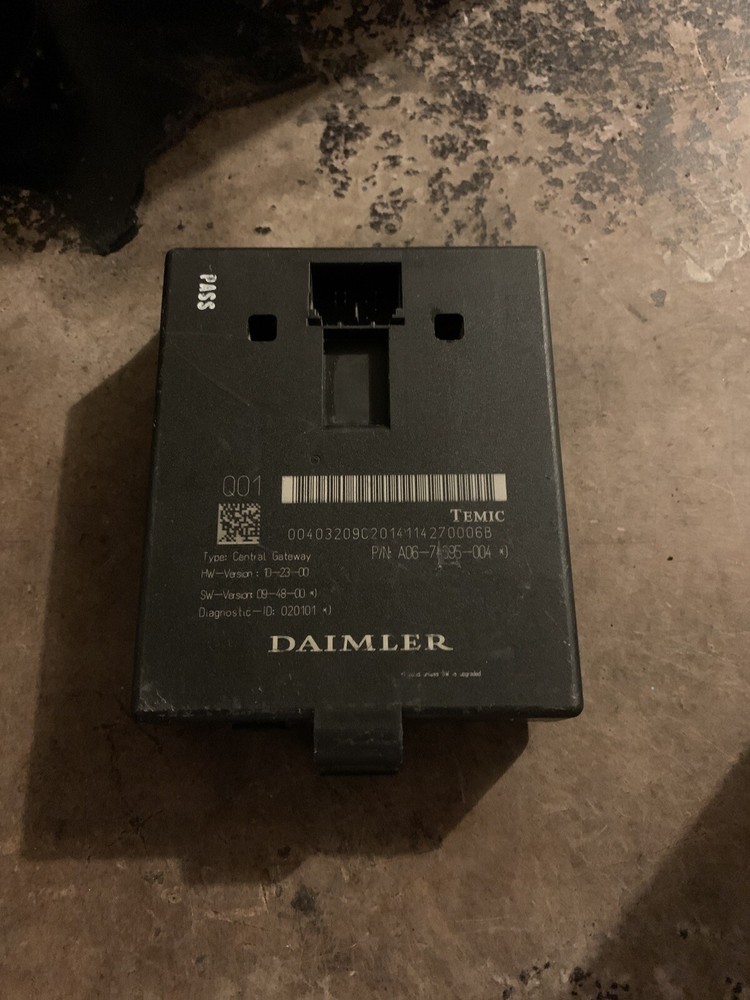 Daimler/Temic Control Module, Central Gateway, A06-74995-004 CHASIS MODULE