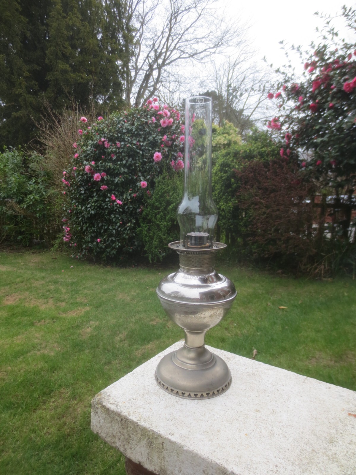 MILLER VESTAL OIL LAMP MADE IN USA With Chimney Shepherds Hut Oil Lamp