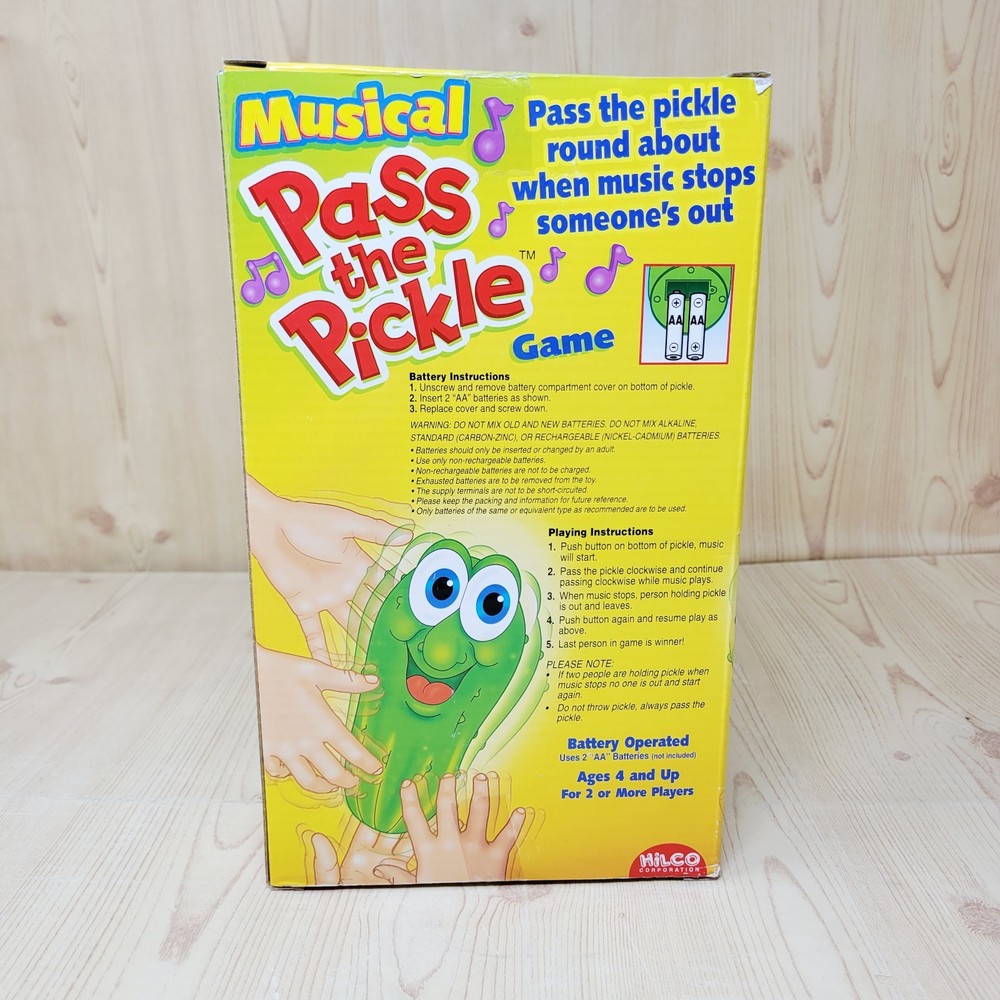 Constructive Playthings Pass The Pickle Music Game NEW DAMAGED BOX