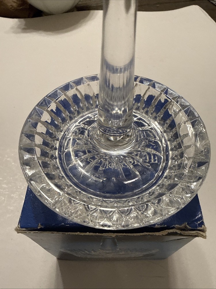 FOREVER CRYSTAL RINGHOLDER New