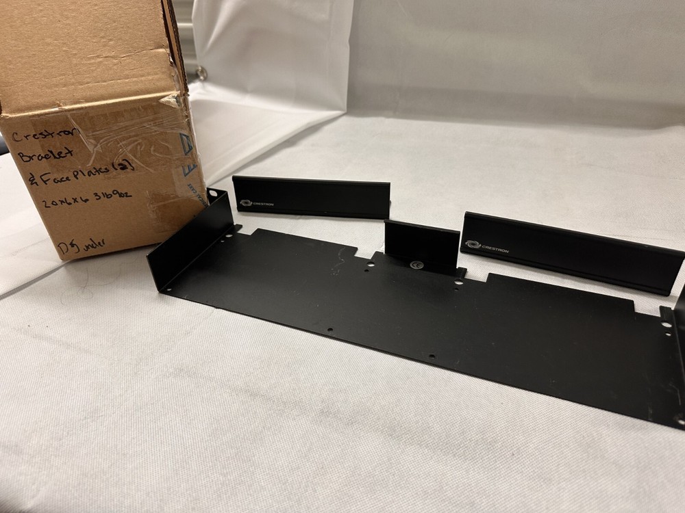 Crestron Mounting Bracket with 2 Faceplates – Wall Plate Kit
