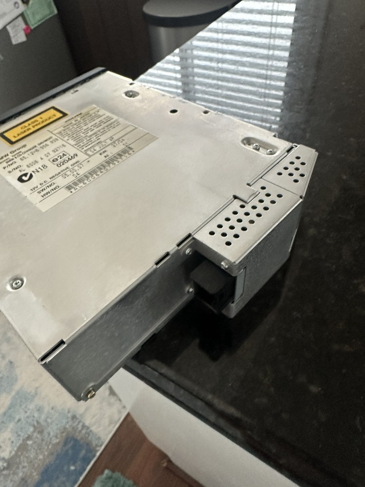 BMW E60 E61 E63 E64 CD Changer Head Unit With Cartridge 9131850