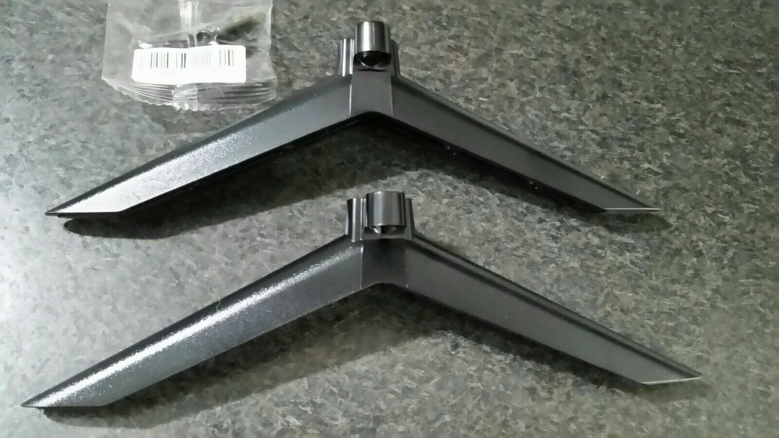 Insignia 40"/32" LED TV Stand Legs Feet NEW & Screws NS-40D510NA21 NS-32D310NA21