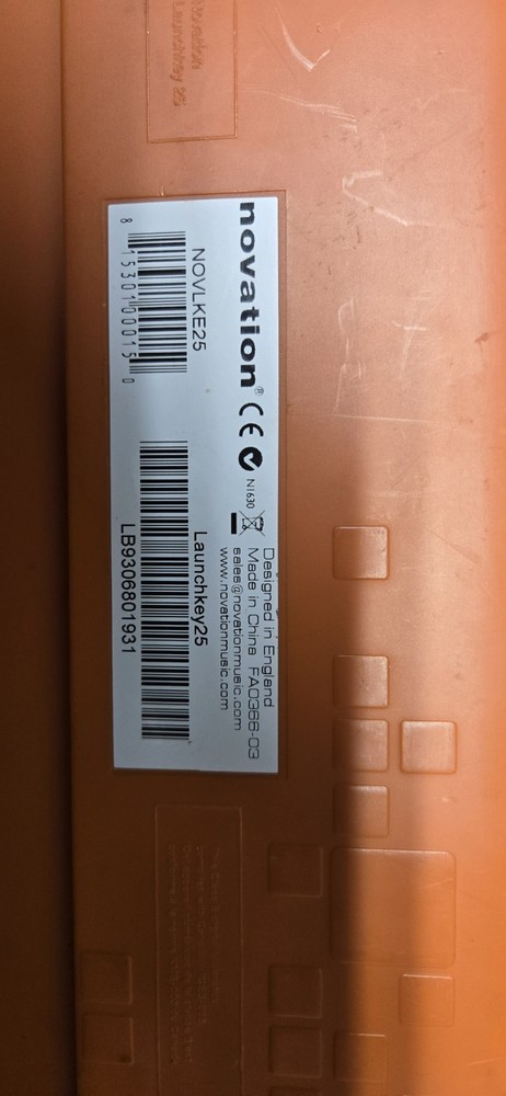 Novation Launchkey Mini USB 25-Mini-Key MIDI Keyboard Controller MK3