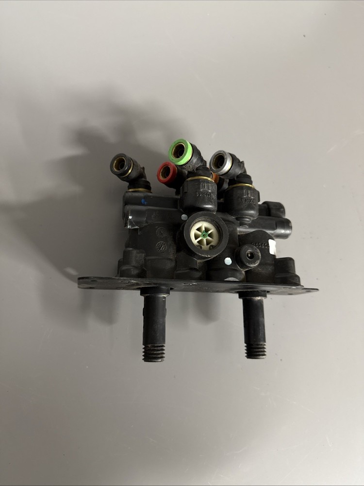 BENDIX BRAKE VALVE 5018303