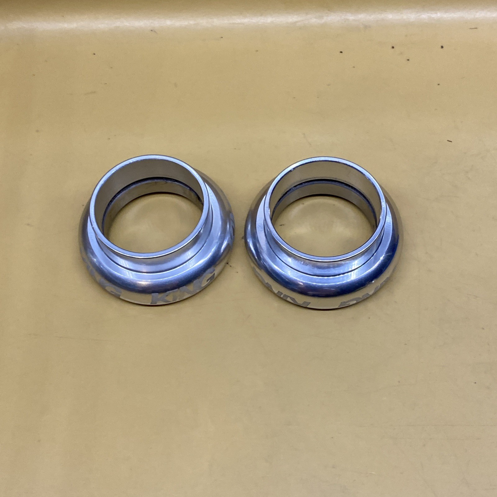 Silver Chris King 1-1/8" NoThreadset Threadless Sealed Bearing Headset