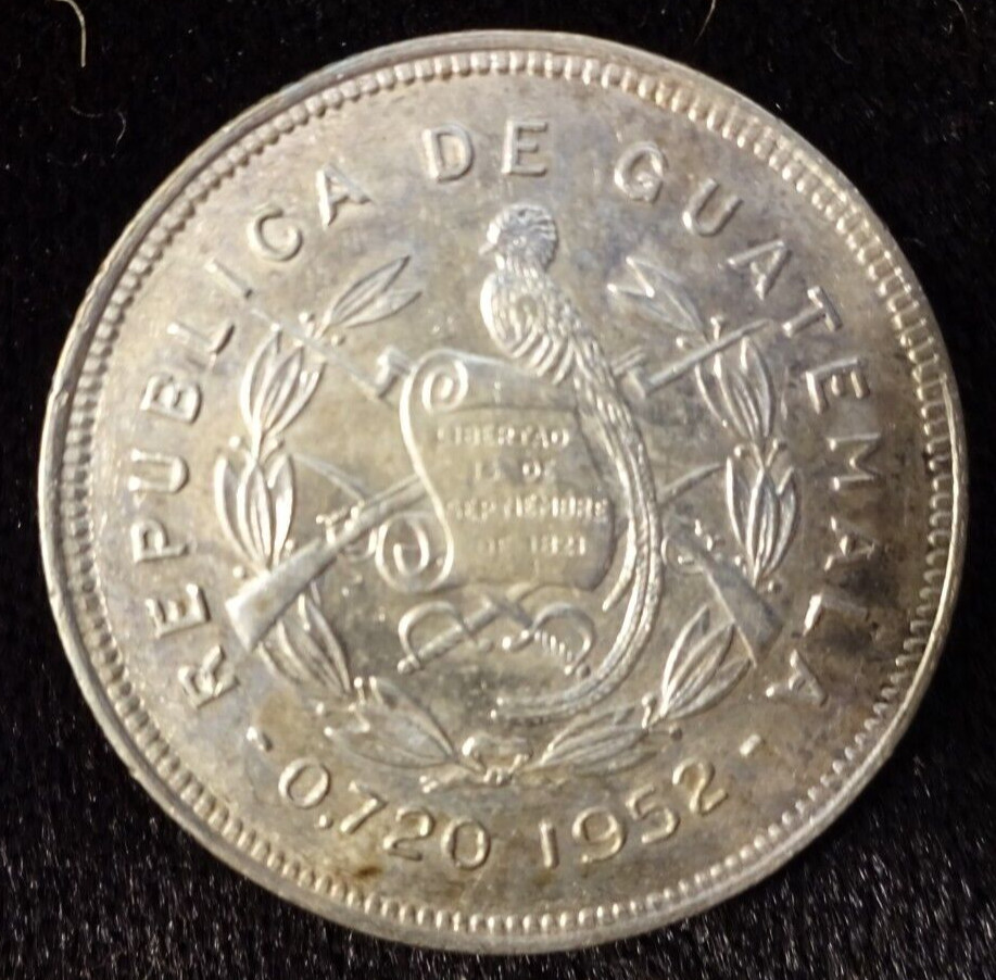 1952 25 Centavos Uncirculated