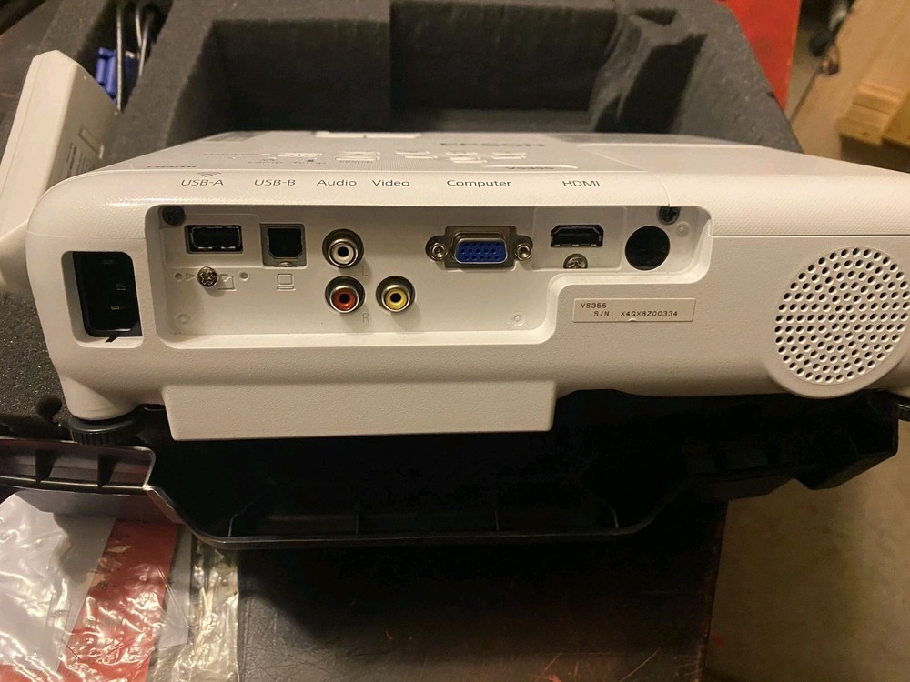 Epson VS355 WXGA 3LCD Projector Bundle – Refurbished, Only 75 Hours – Hard Case